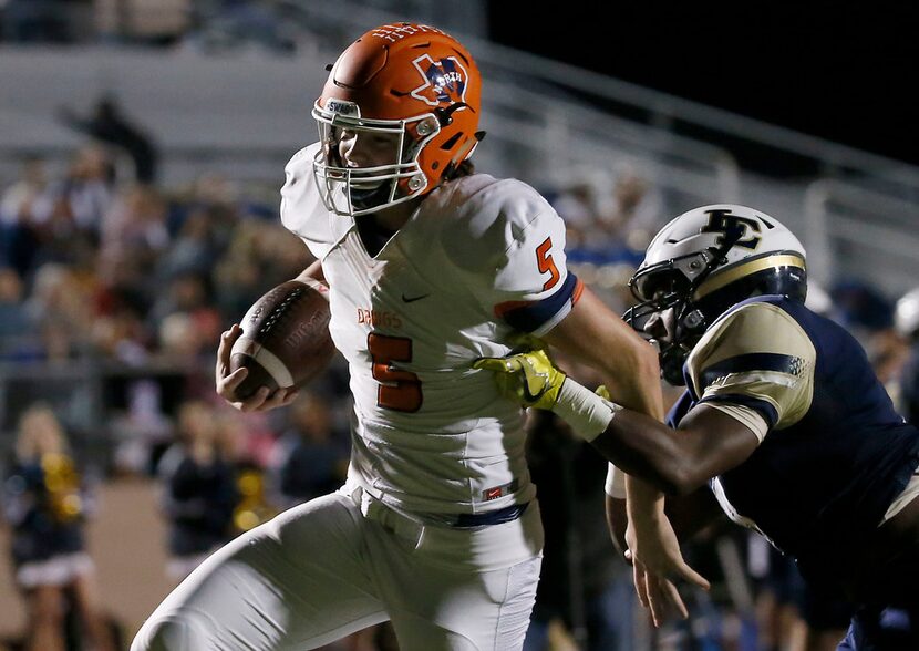 McKinney North's Brandon Frazier (5) scores a touchdown past Little Elm's KJ Richardson...