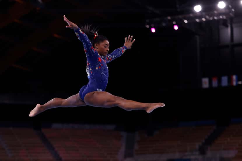 La gimnasta de Estados Unidos Simone Biles  durante la competencia de viga de equilibrio en...