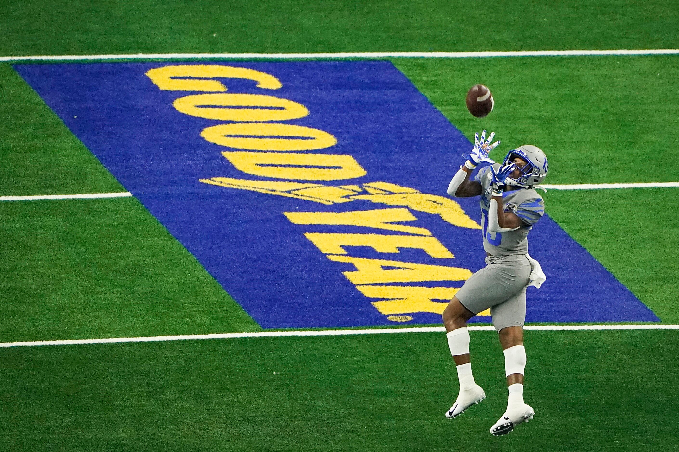 Memphis wide receiver Kedarian Jones hauls in a 56-yard pass fromn quarterback Brady White...