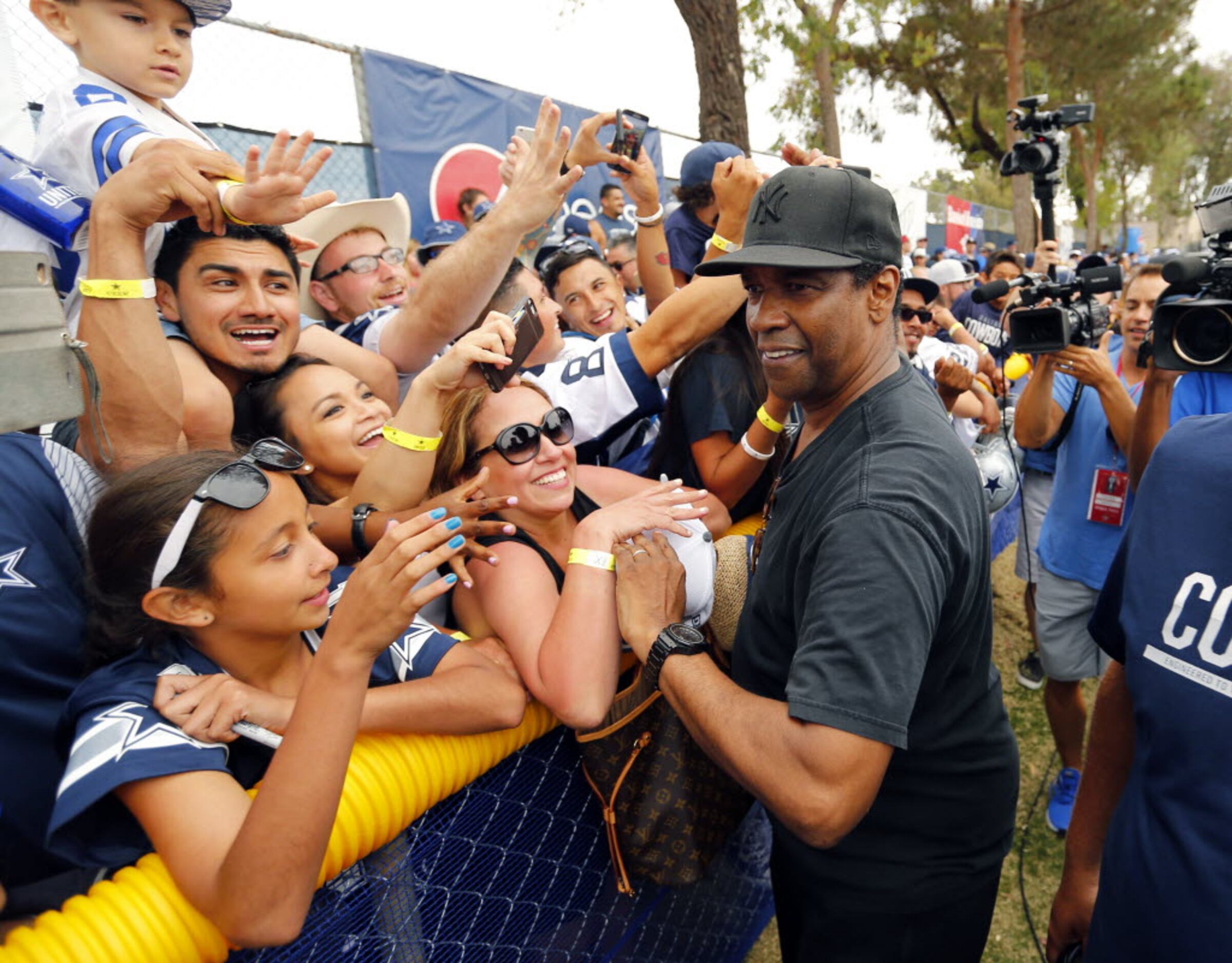 Academy Award Winner Denzel Washington Drops By Cowboys Practice