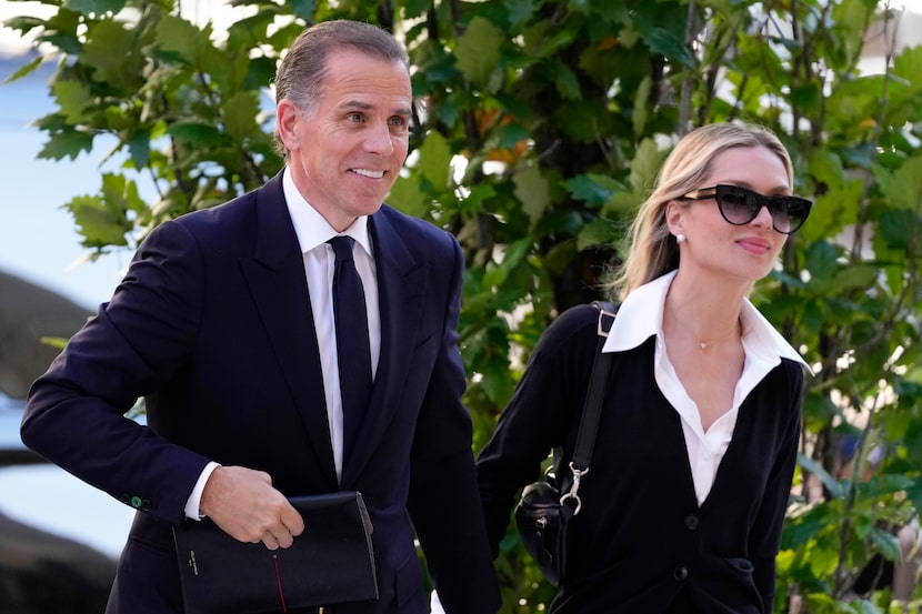 Hunter Biden llega a un tribunal federal acompañado de su esposa, Melissa Cohen Biden, el...