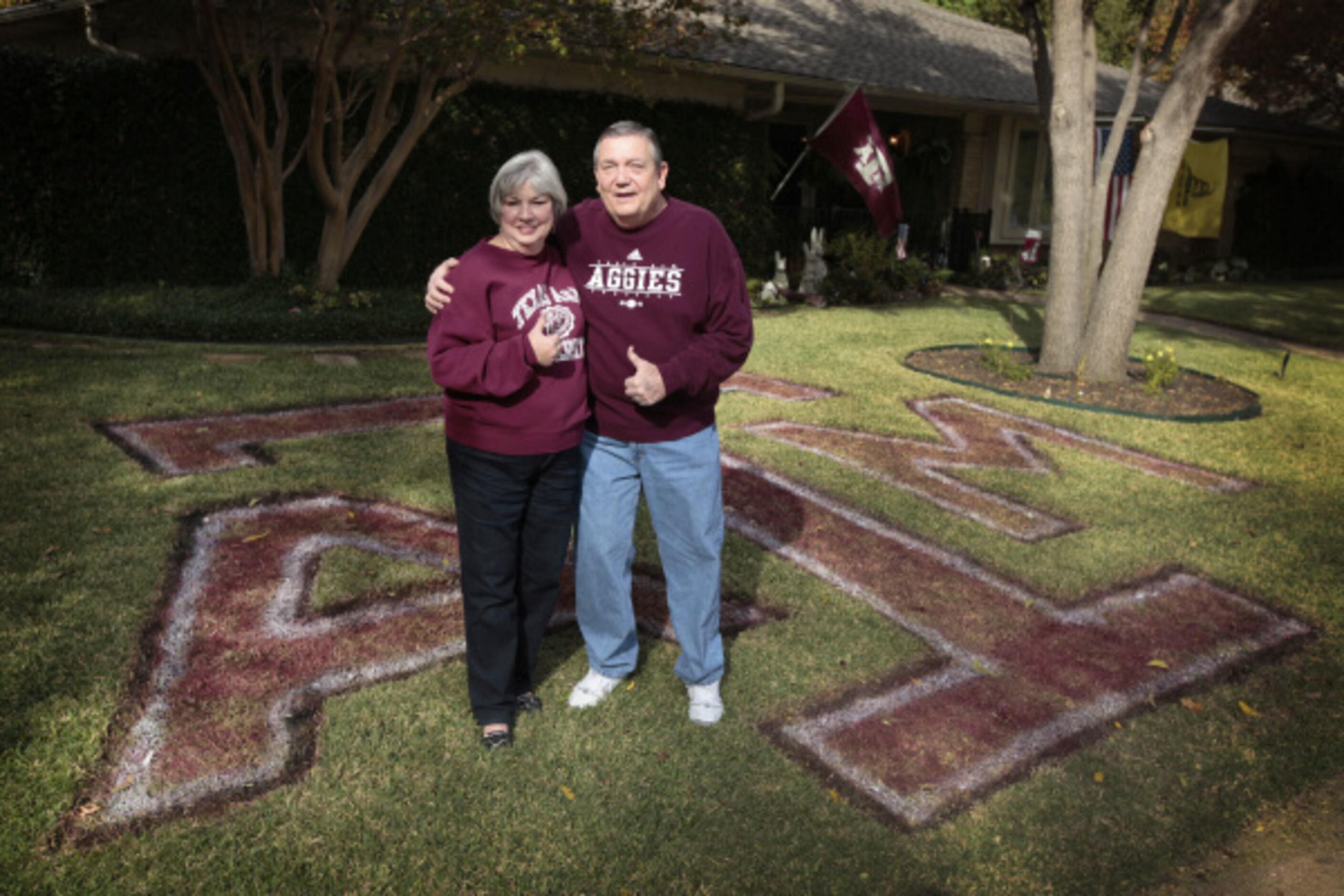 : Cowboys and 49ers House Divided Flag Rivalry Banner