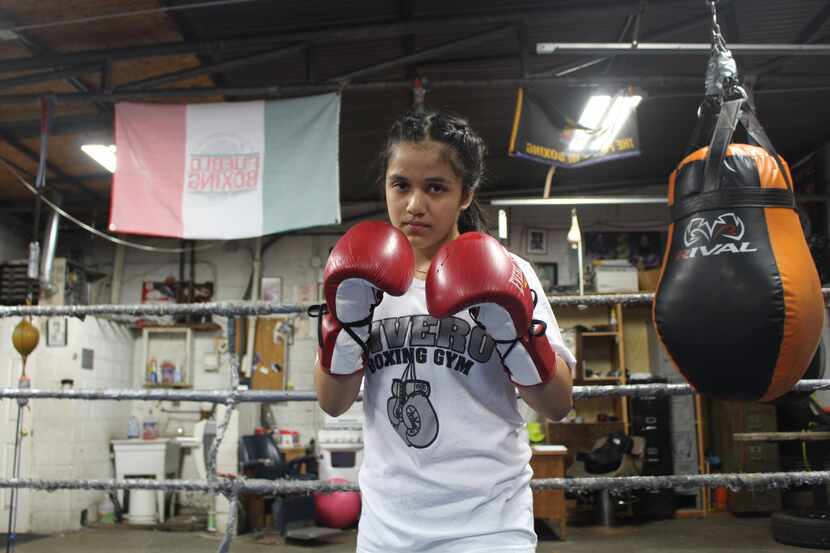 Aubrey Muñiz participa en los Dallas Golden Gloves y a sus 13 años de edad es una de las...
