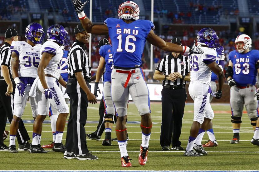 SMU wide receiver Courtland Sutton (16) reacts after a long pass reception against James...