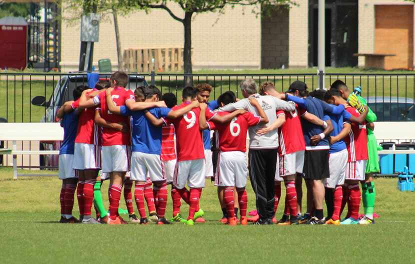 FC Dallas U19s huddle up pre-game before taking on Solar SC. (5-6-18)