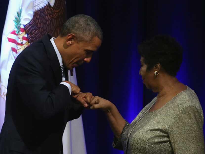 Aretha Franklin junto a Barack Obama. (Photo by Mark Wilson/Getty Images)