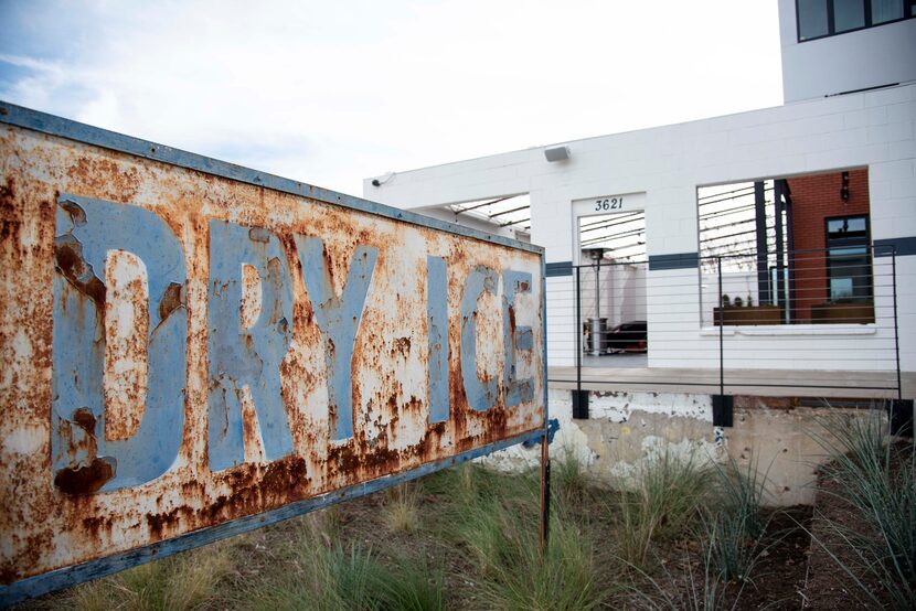 A view of the exterior of Hotel Dryce in Fort Worth.