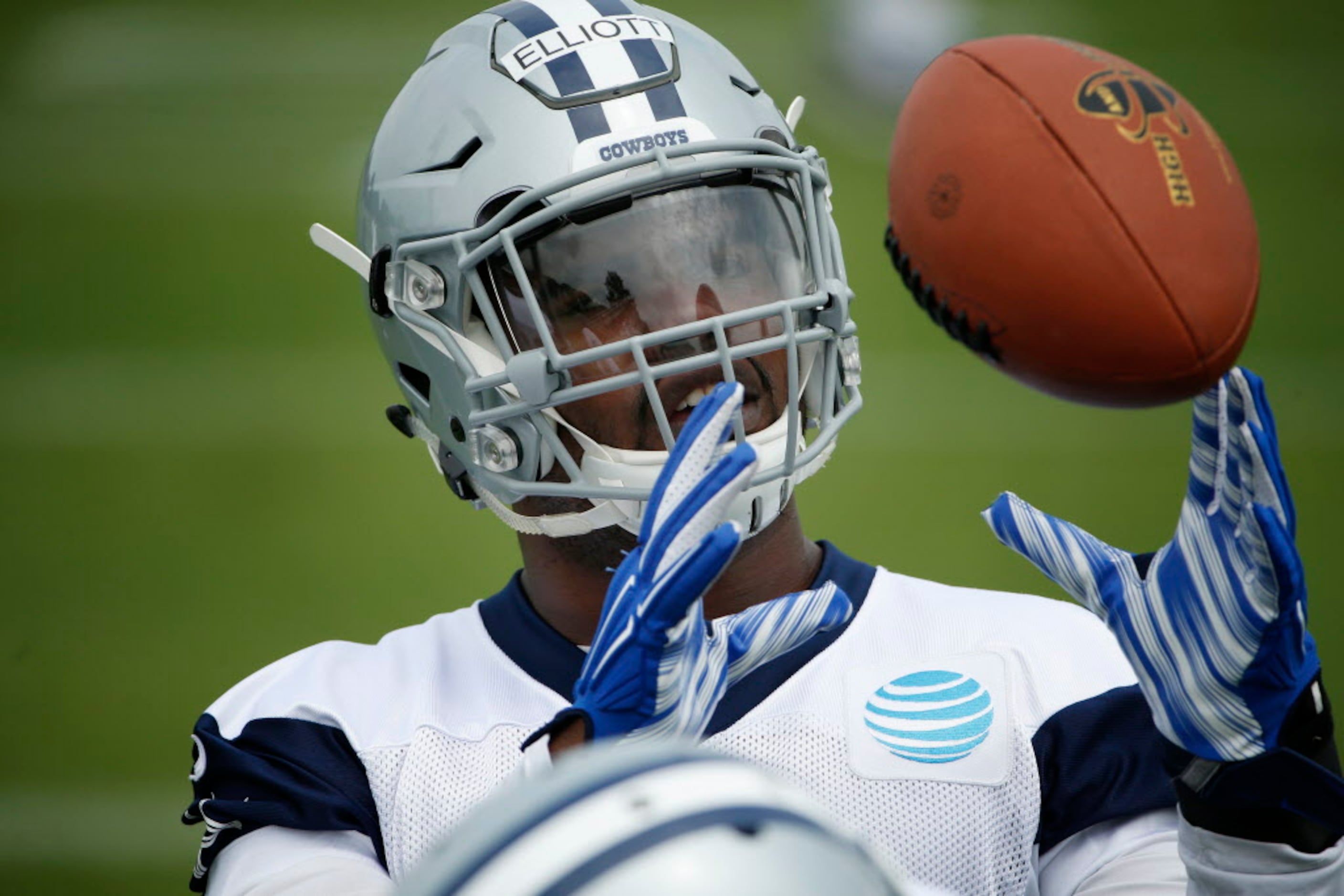 Crop-top' jerseys like Ohio State RB Ezekiel Elliott's targeted by NCAA 