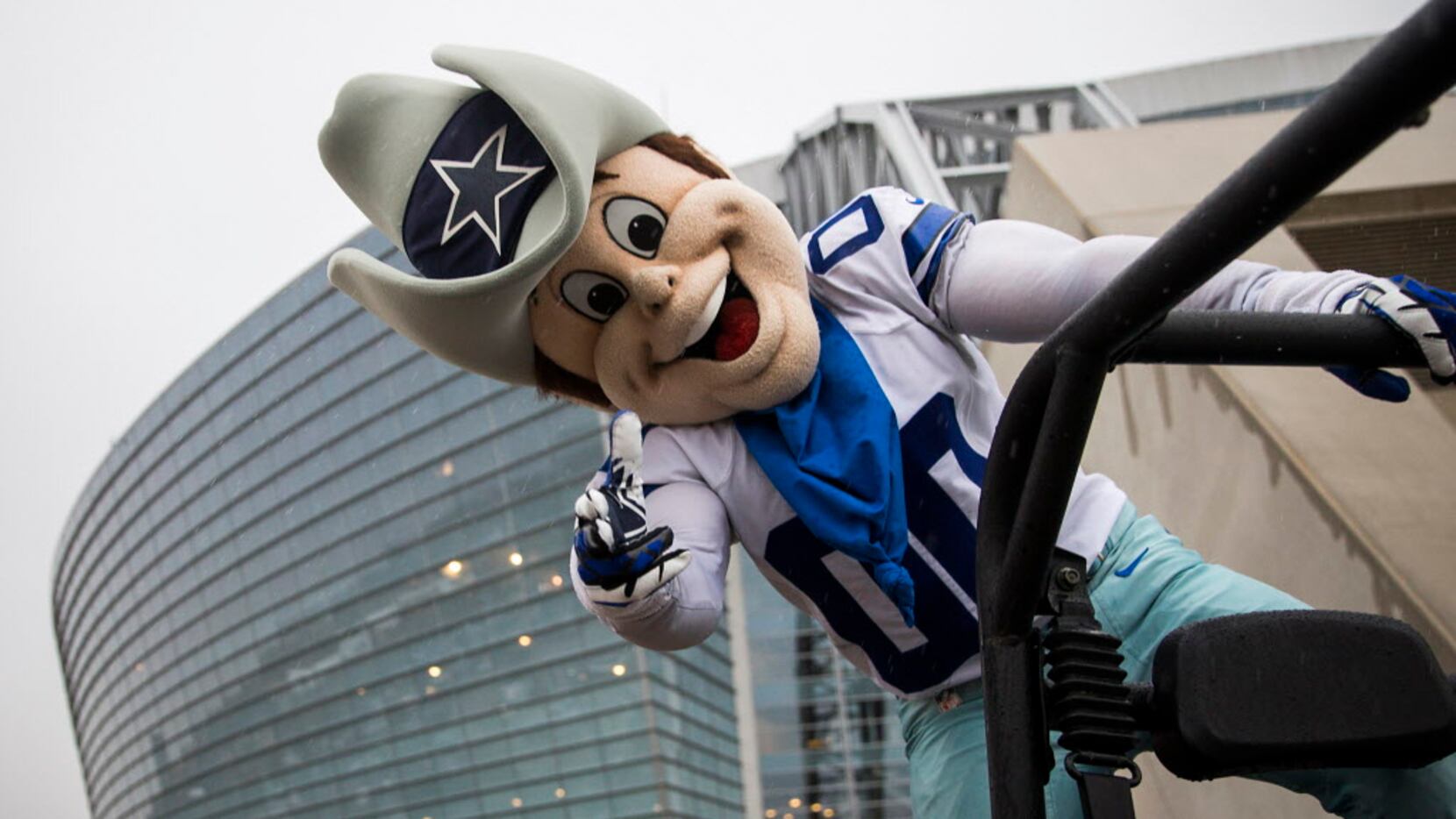 The real reason the Dallas Cowboys play at home every Thanksgiving Day