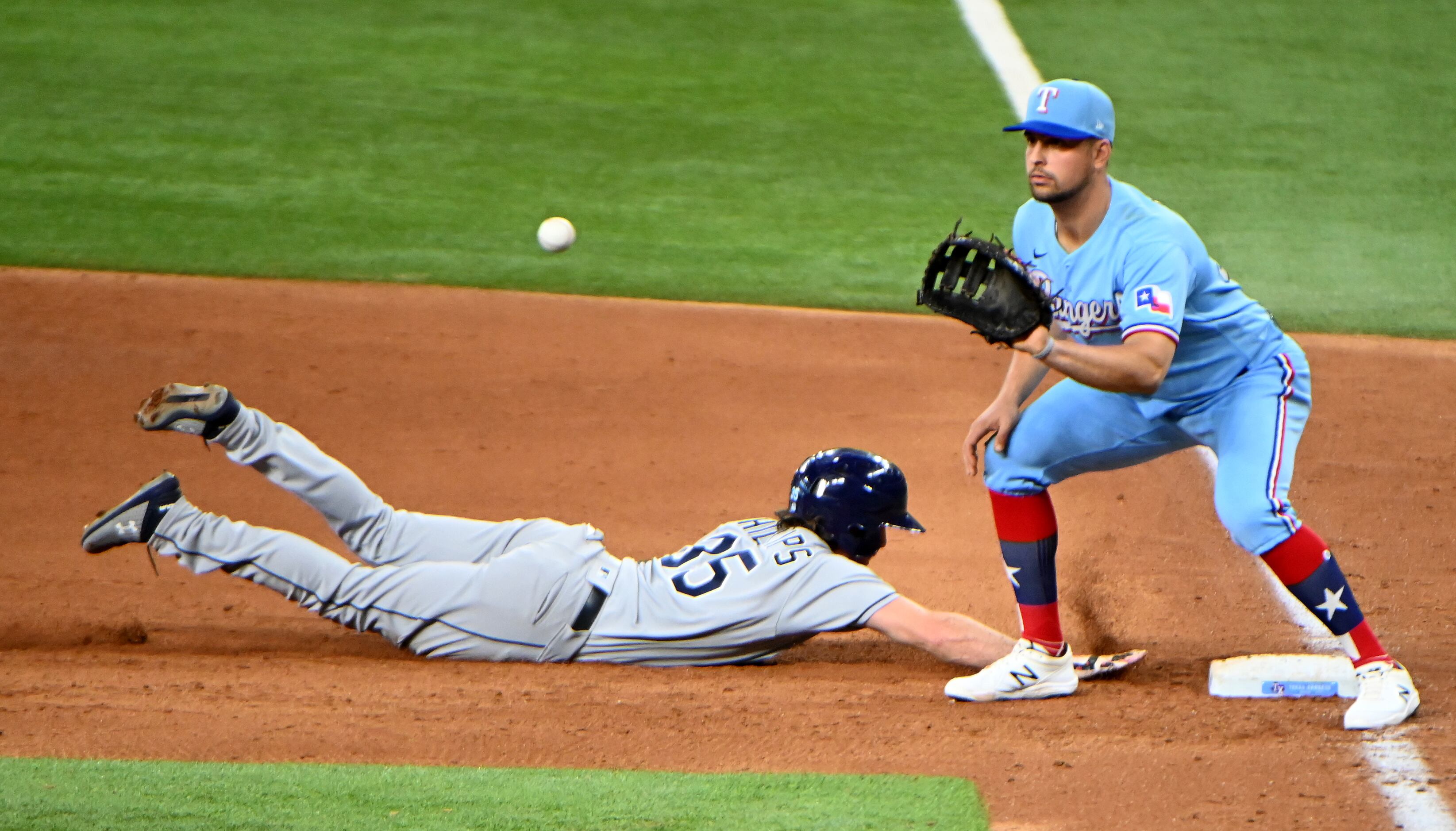 Nathaniel Lowe's ridiculous month at the plate highlights Rangers