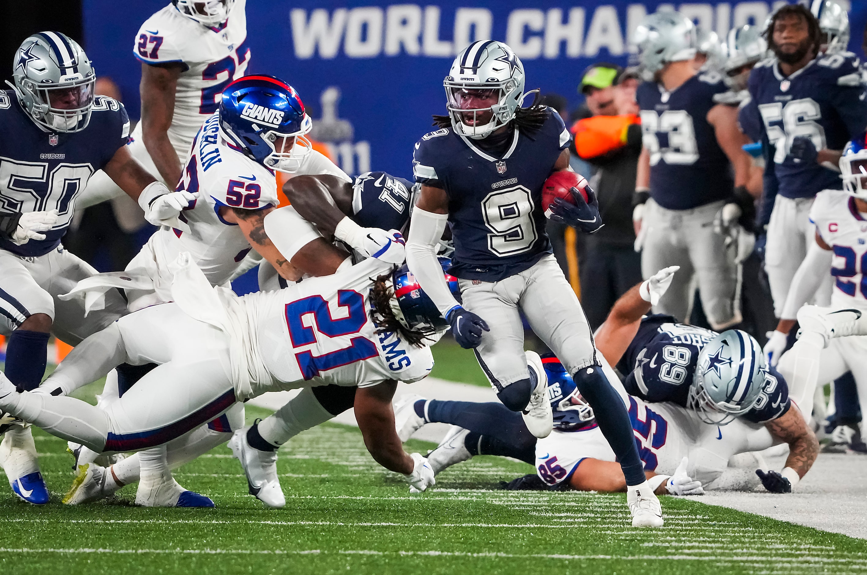 Dallas Cowboys wide receiver KaVontae Turpin (9) returns a punt 28-yards during the fourth...