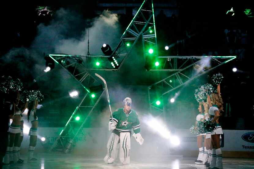 Dallas Stars goalie Antti Niemi (31) is introduced before the Anaheim Ducks vs. the Dallas...