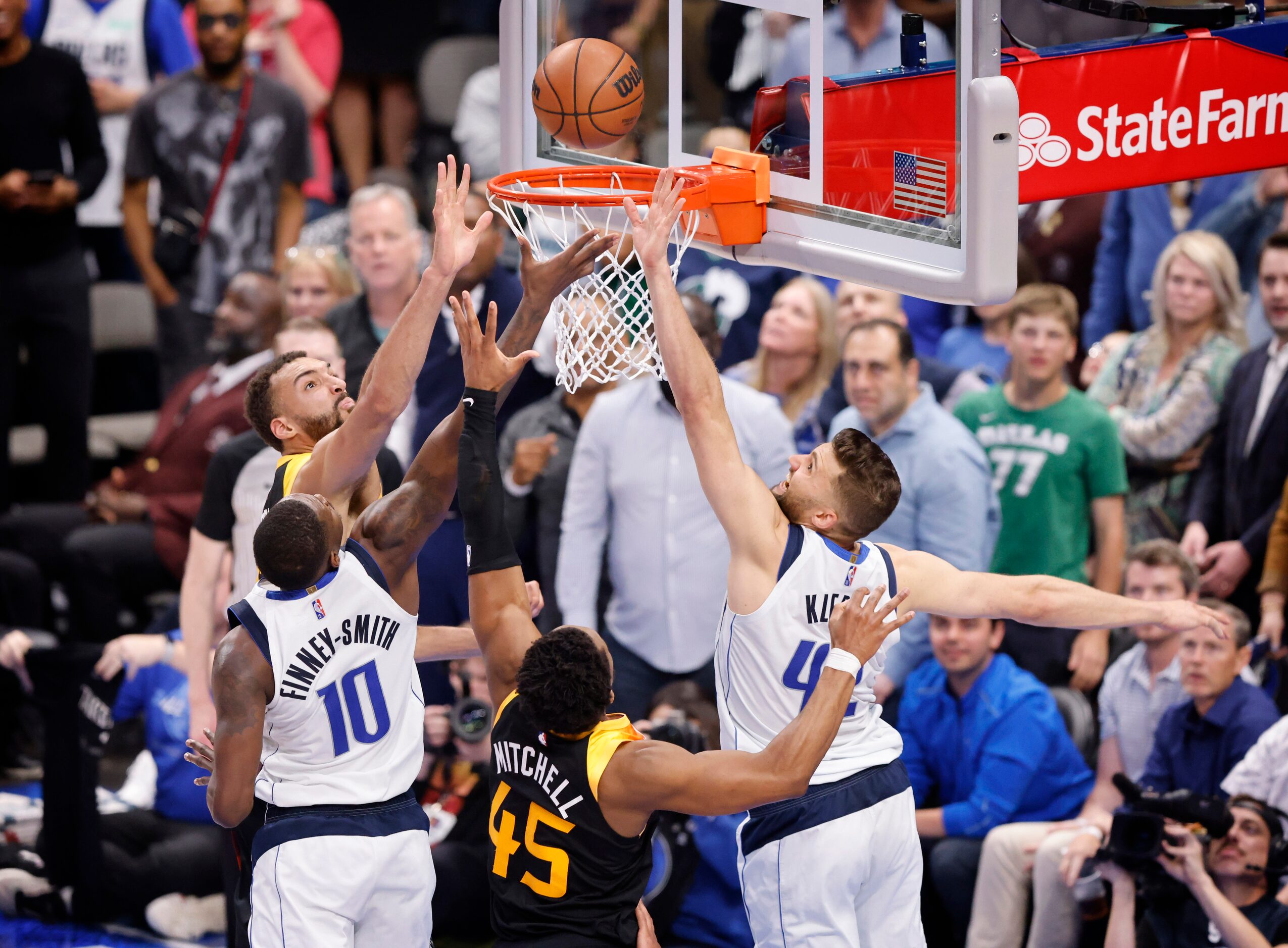 Dallas Mavericks forward Maxi Kleber (42) and Dallas Mavericks forward Dorian Finney-Smith...