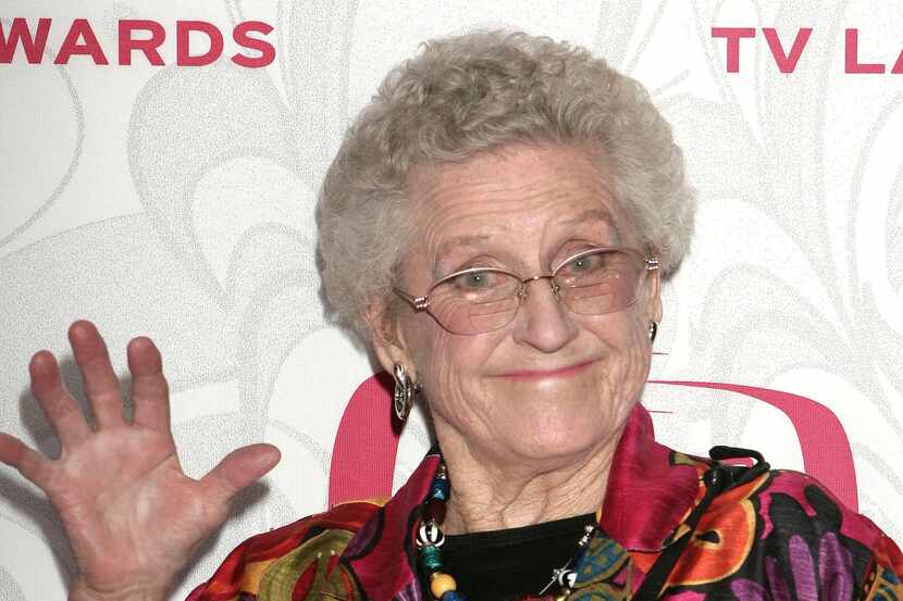 Actress Ann. B Davis, who played Alice Nelson on the "Brady Bunch", has died. She was 88....