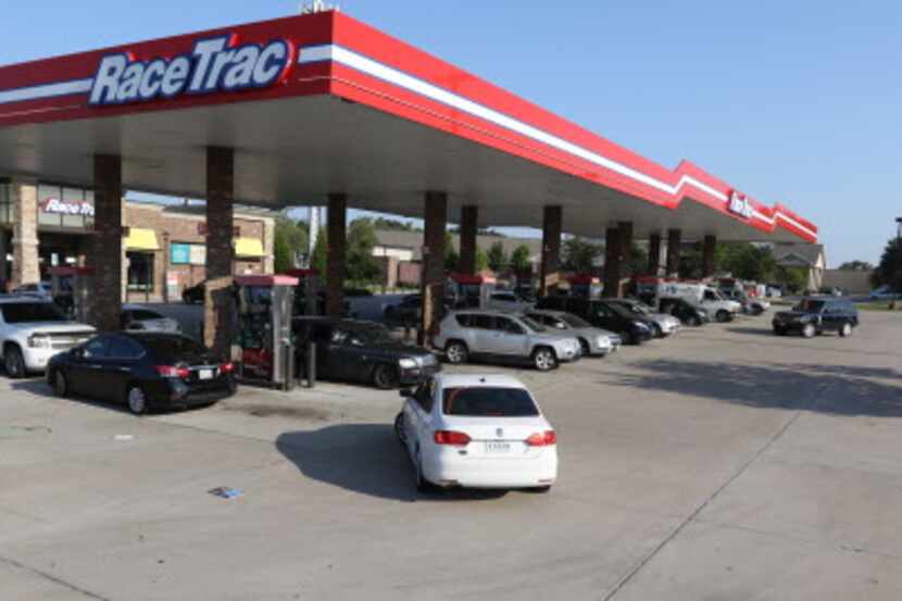 La gasolinera Race Trac en Duncanville se quedó sin gasolina debido a la escasez generada...