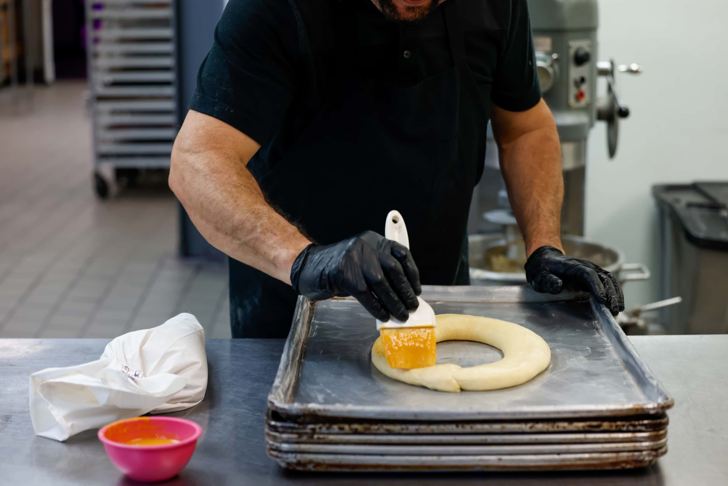 Baker Isaac Ramirez prepares Rosca de Reyes at Tango Bakery in Garland on Thursday, Jan. 5,...