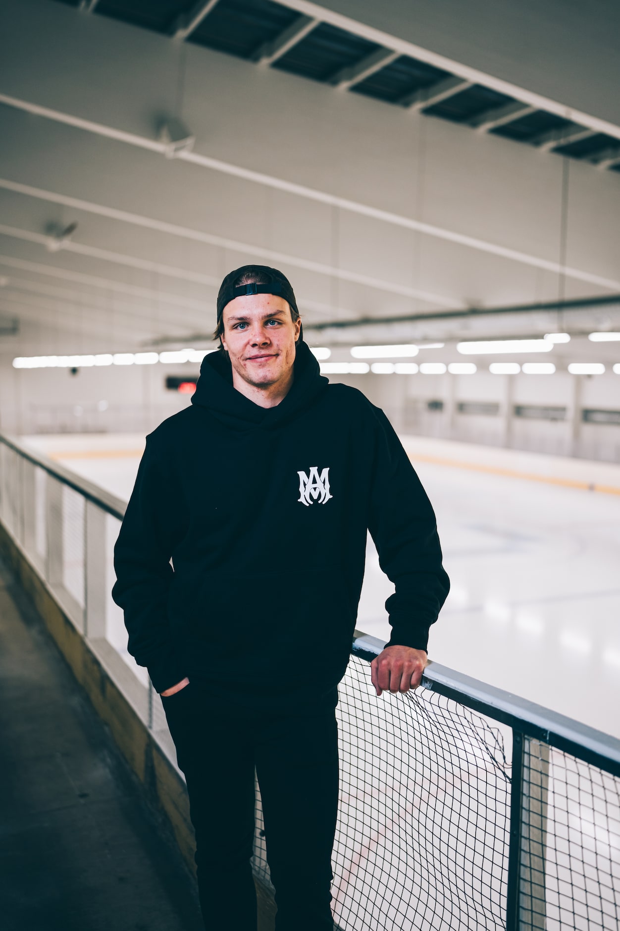 Dallas Stars defenceman Miro Heiskanen poses in Matinkylä Ilmatar Arena at 29th October 2024.