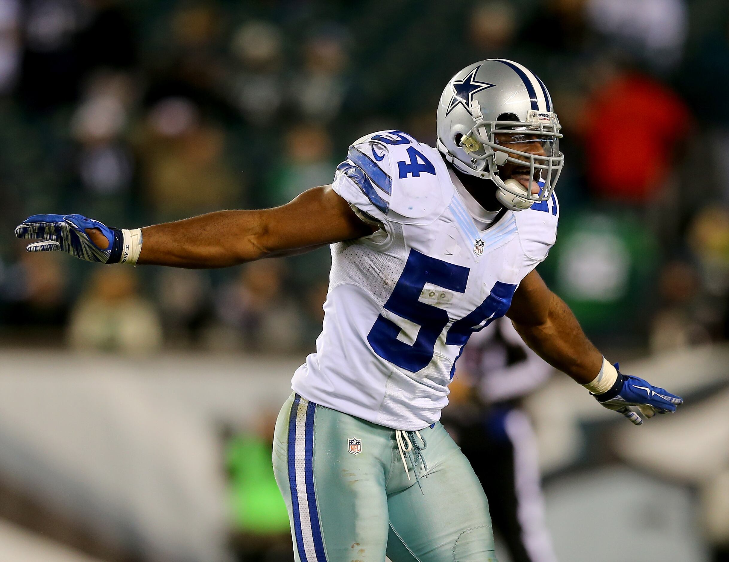 Leighton Vander Esch of the Dallas Cowboys celebrates after a third News  Photo - Getty Images