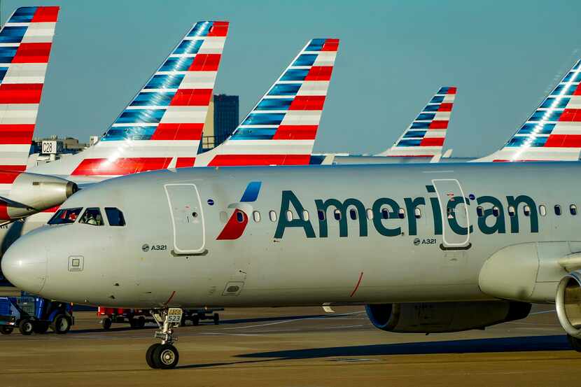American Airlines se enfrentó a un dilema en 2021: redujeron su personal y luego aumentó la...