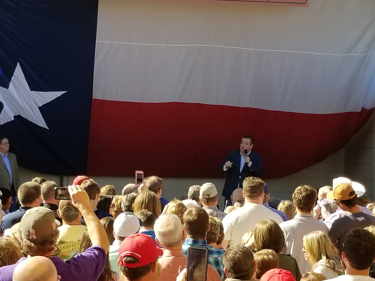 Sen. Ted Cruz campaigns at Marty B's in Bartonville on Sunday Nov. 4, 2018