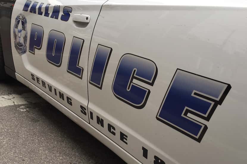 La policía de Dallas investiga la muerte de una mujer en Far North Dallas.