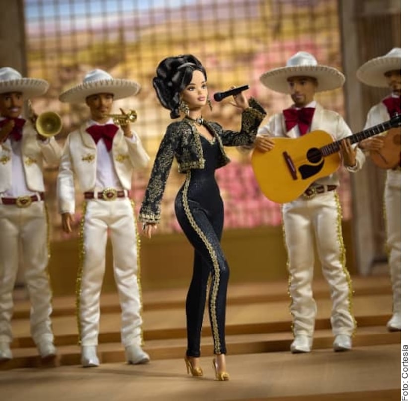 Mattel lanza 'Barbie Celebrates Juan Gabriel', una muñeca en honor al Divo de Juárez.