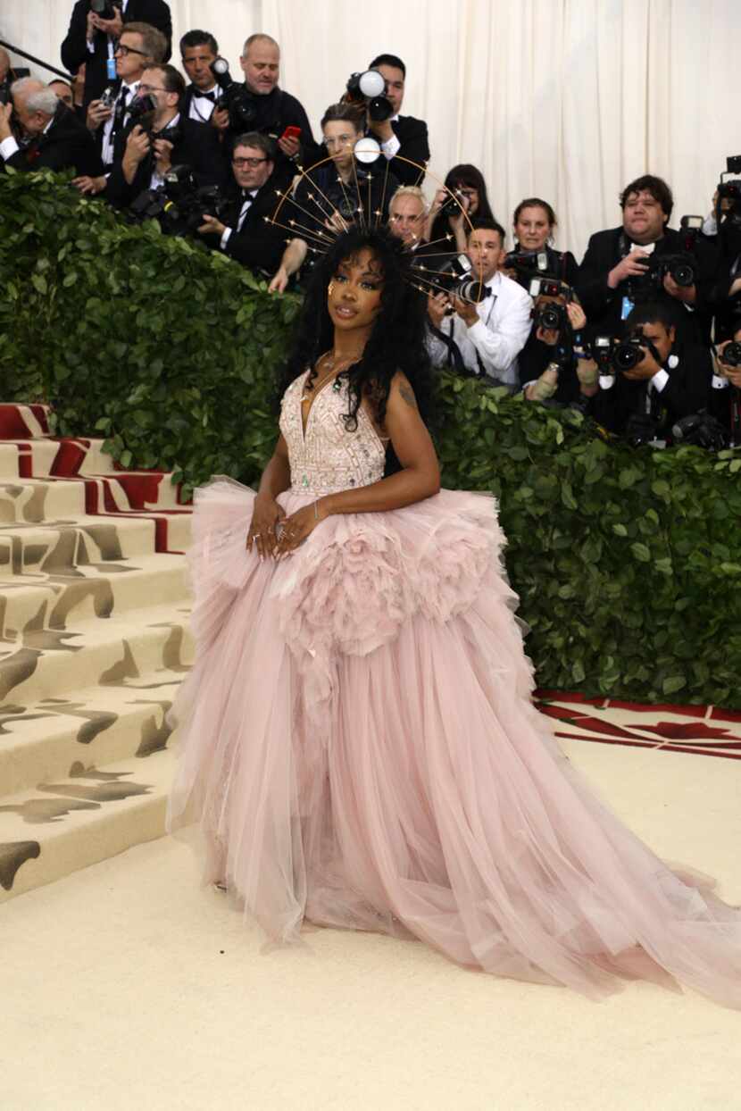 SZA arrives to the Metropolitan Museum of Art's Costume Institute benefit gala at the museum...