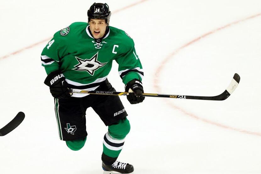 Dallas Stars left wing Jamie Benn (14) skates against Florida Panthers in the first period...