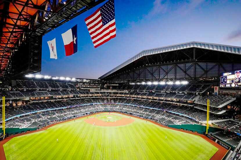 Los Rangers de Texas recibirán aficionados en el Globe Life Field de Arlington para sus...