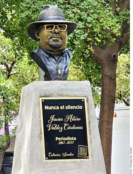 Amigos y familiares del periodista Javier Valdez develaron a mediados de mayo en Culiacán,...