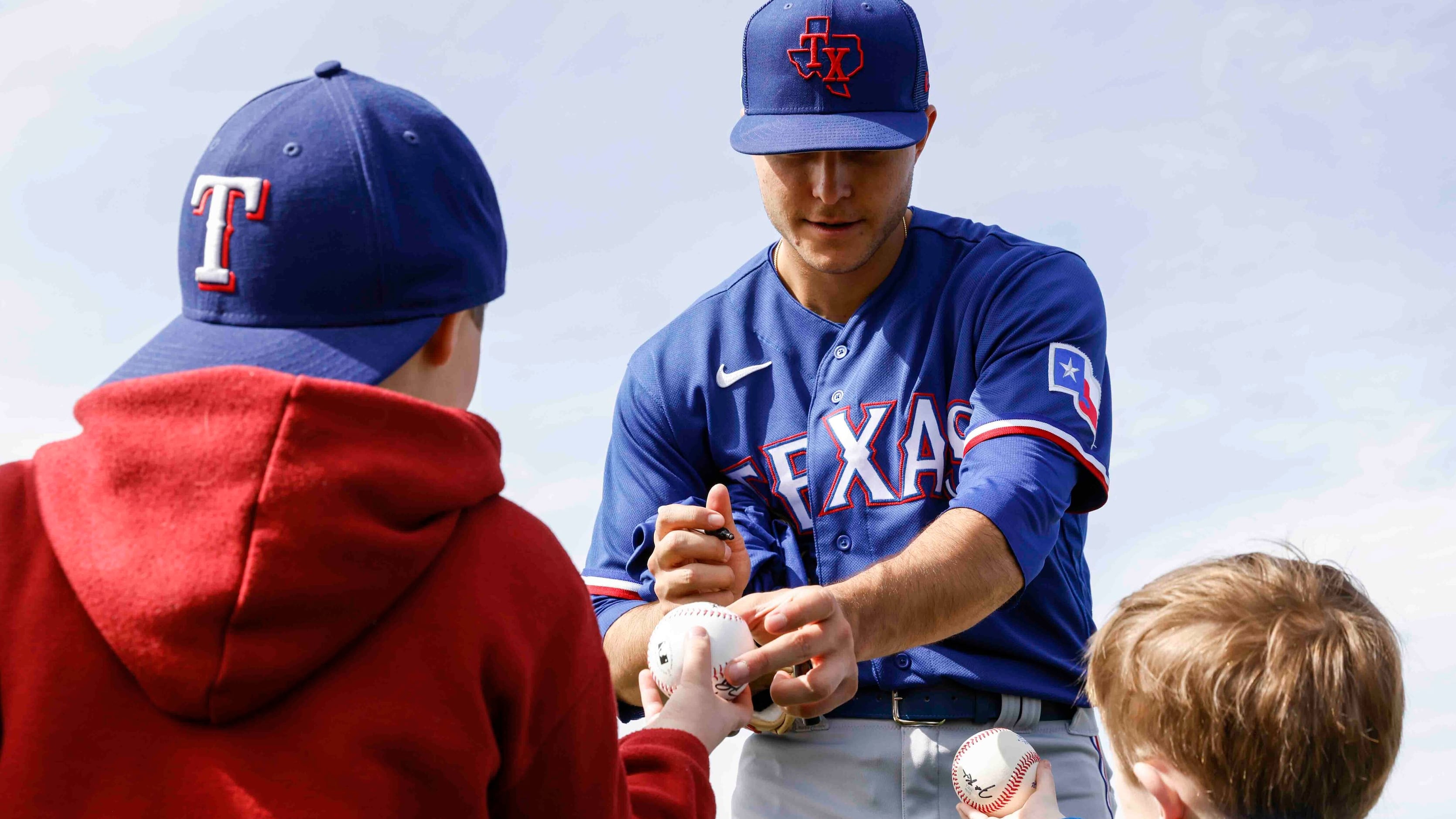 Texas Rangers' City Connect unis receives split criticism from team and fans