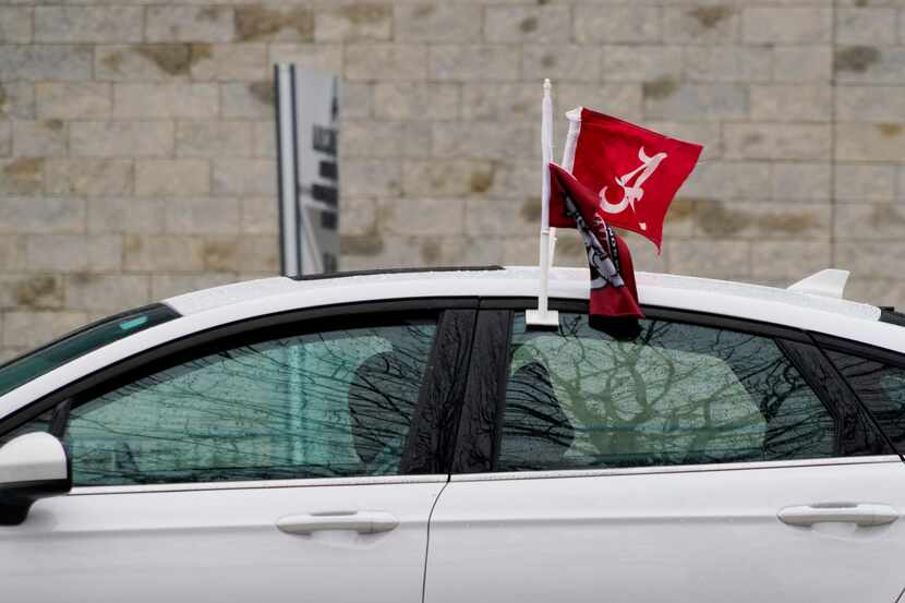 Carloads of University of Alabama football fans are in Dallas-Fort Worth. We've got a list...