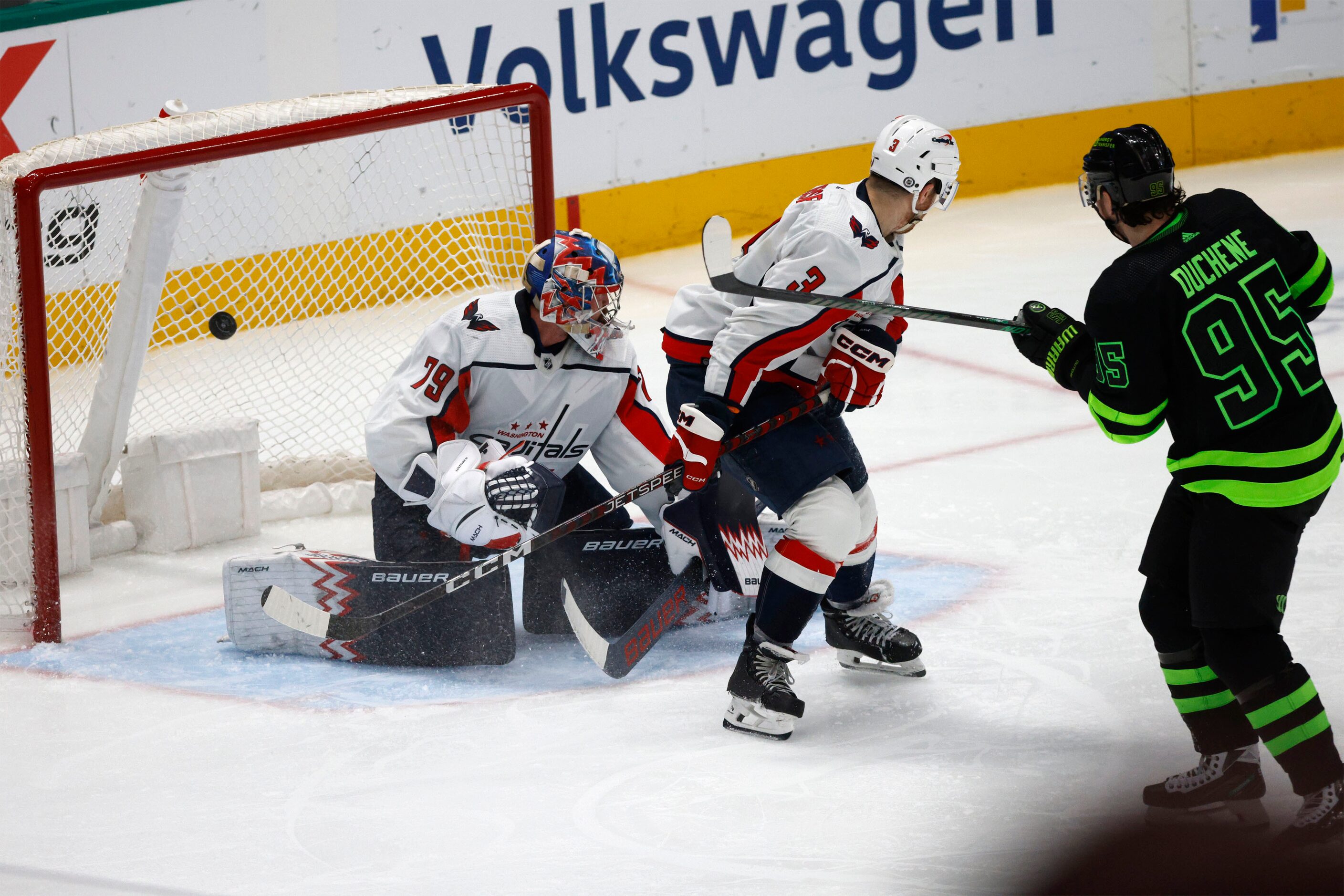 Dallas Stars center Matt Duchene (95) scores a goal against Washington Capitals goaltender...