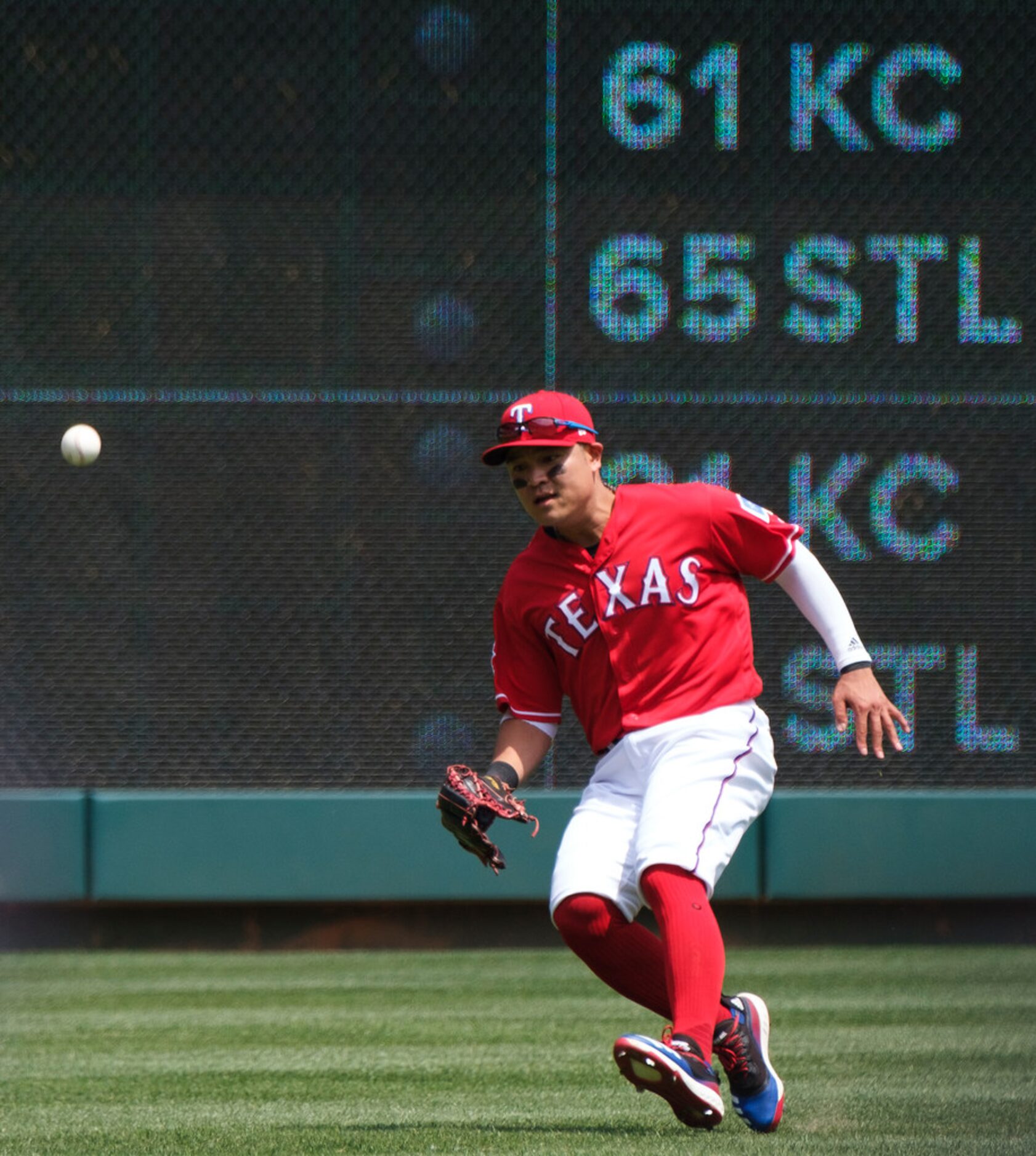 Texas Rangers left fielder Shin-Soo Choo canÃt get to a double off the bat of Seattle...