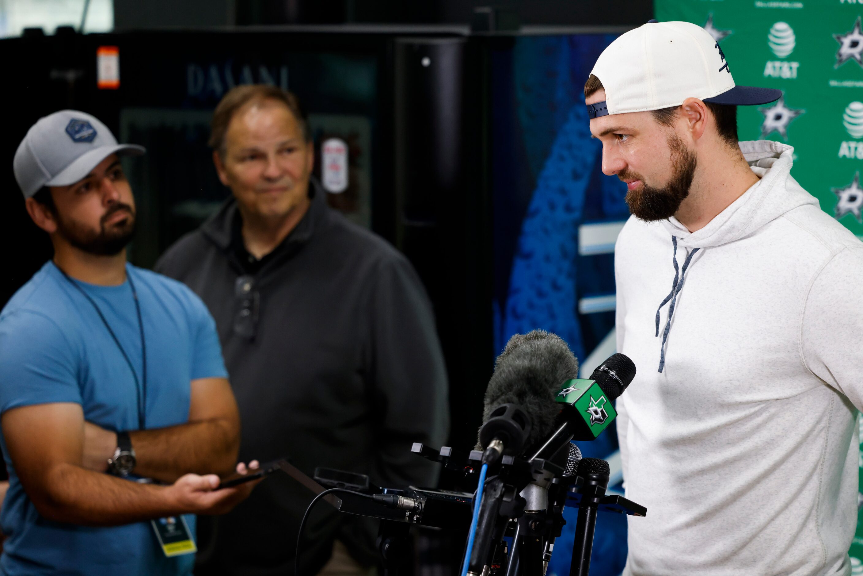 Dallas Stars left wing Jamie Benn answers questions to the reporters during Dallas Stars...