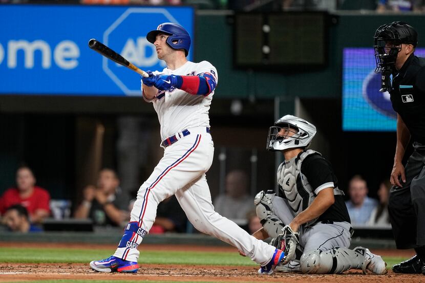 José Leclerc, with a spike in velocity, has become reliable closing weapon  for Rangers