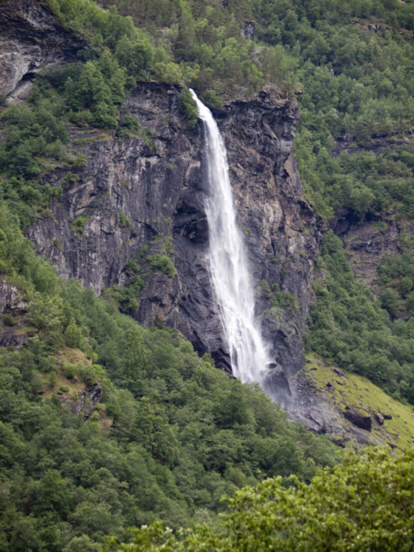 The Rjoande Waterfall near HŒreina has a vertical drop of 140 meters. FlŒm valley, Norway.