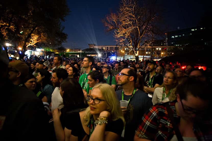 Fans wait for Loretta Lynn to perform at Stubb's. (Thao Nguyen/Special Contributor)