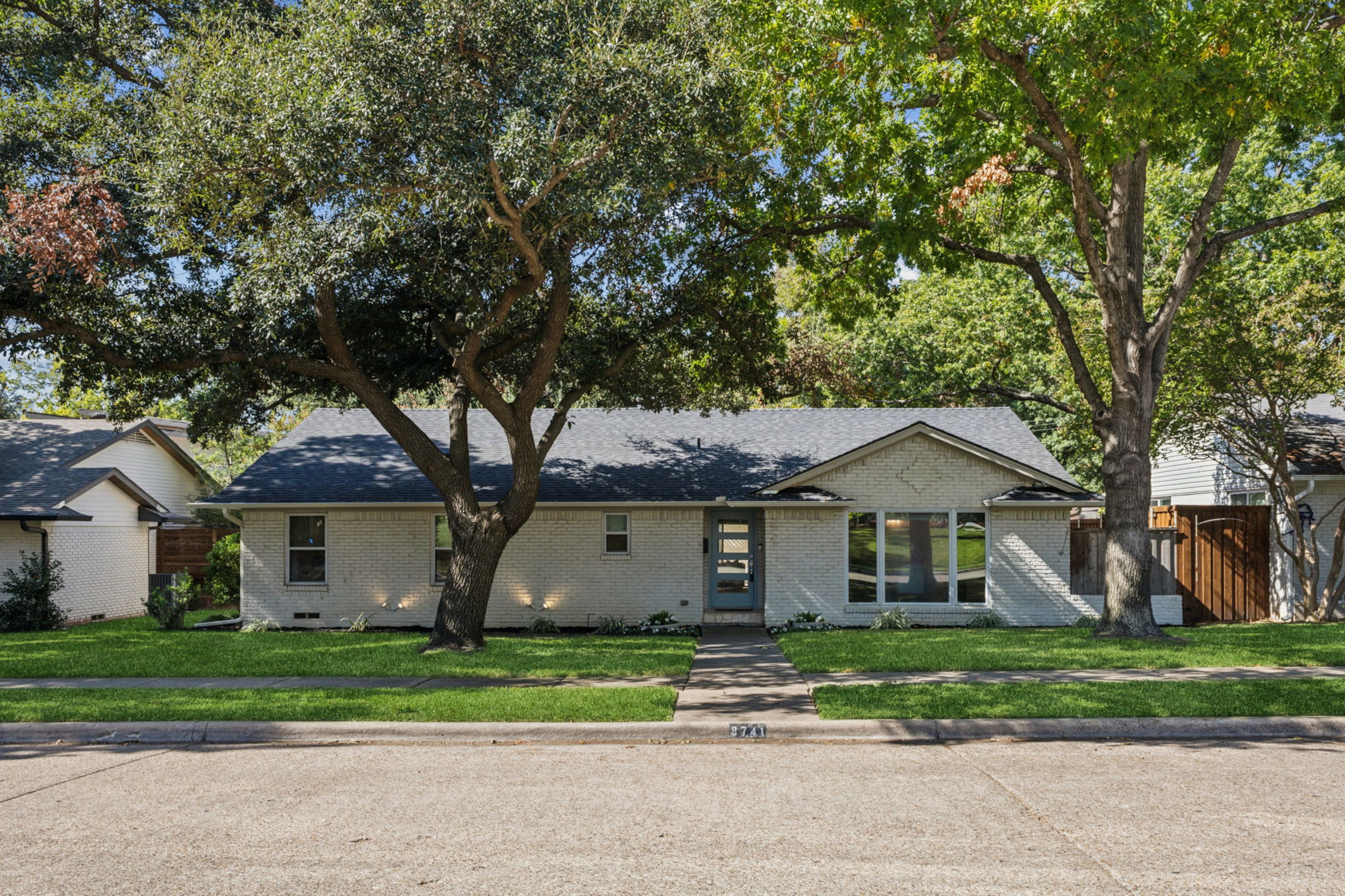 Lake Highlands' Lake Ridge Estates neighborhood includes 8741 Aldwick Drive.