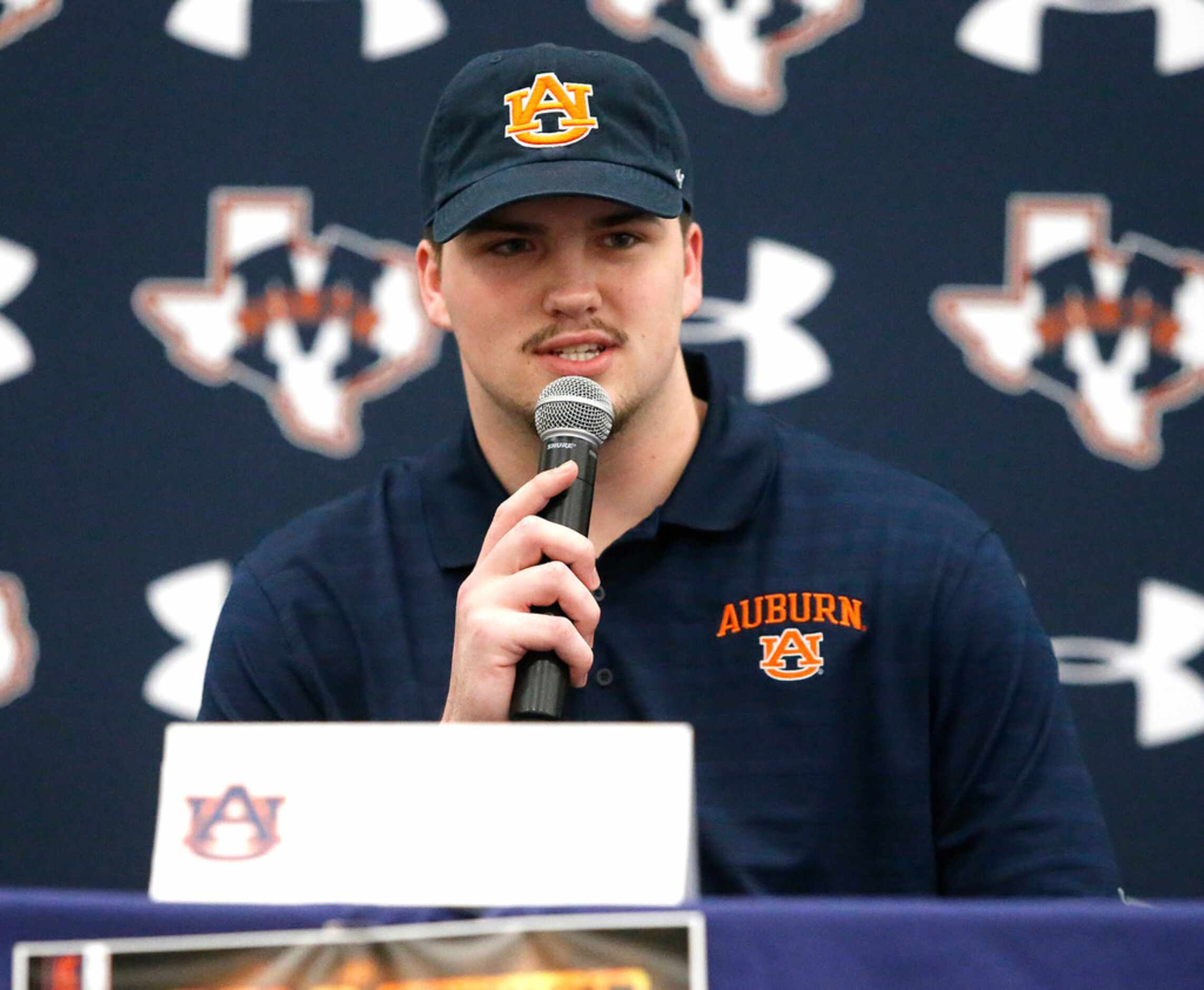McKinney North tight end Brandon Frazier speaks as is about to sign with Auburn during the...