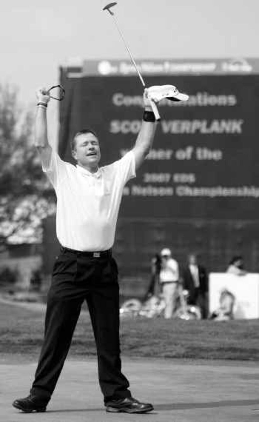  Scott Verplank, who grew up in Dallas and was close to Byron Nelson, celebrates his win on...