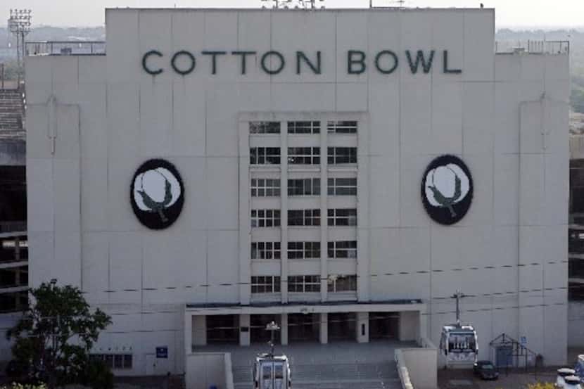 ORG XMIT: *S0421045111* Aerial photo taken September 17 shows the front Cotton Bowl in...