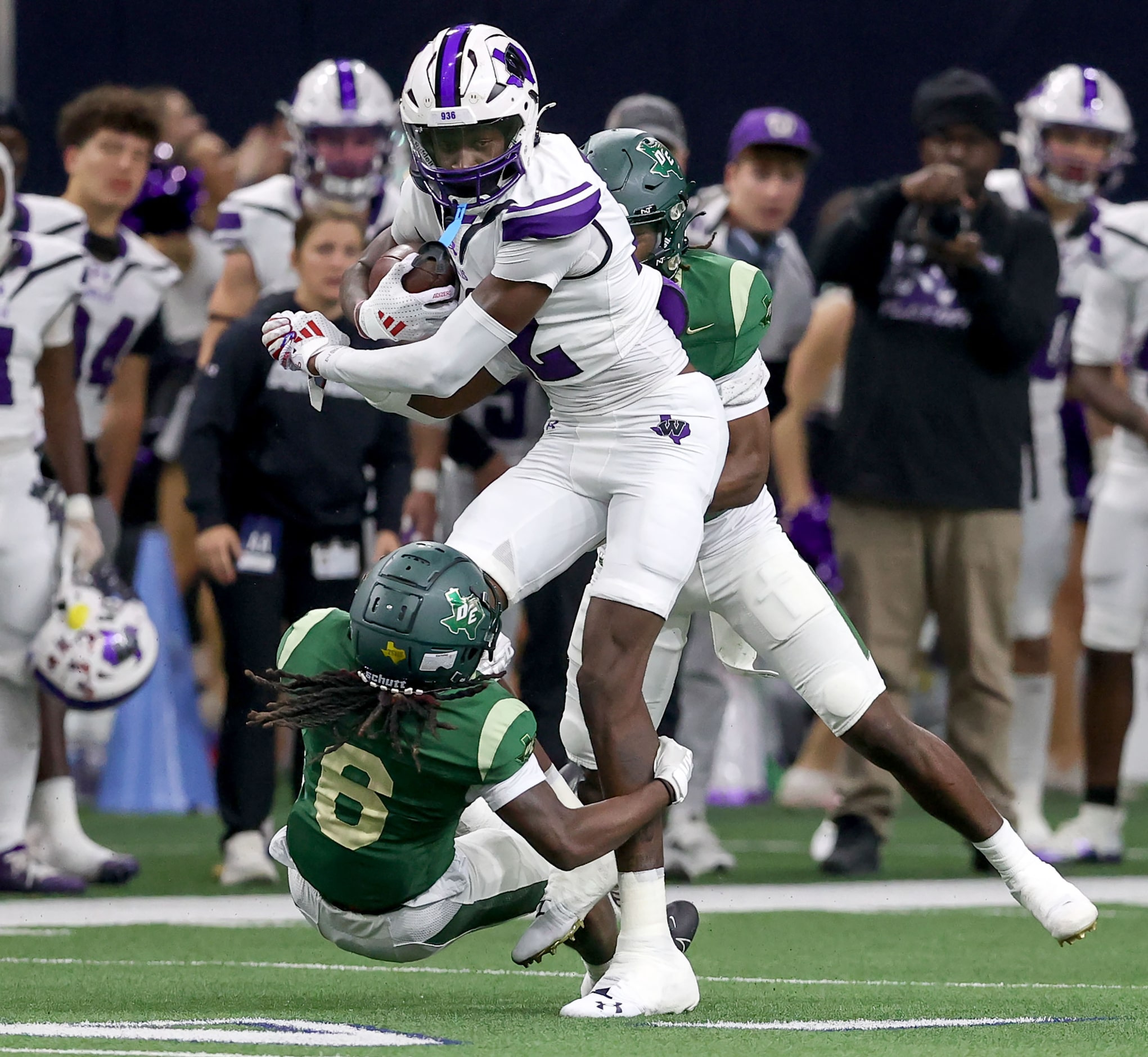 Willis wide receiver Romel Stevens (12) comes up with a reception against DeSoto defensive...