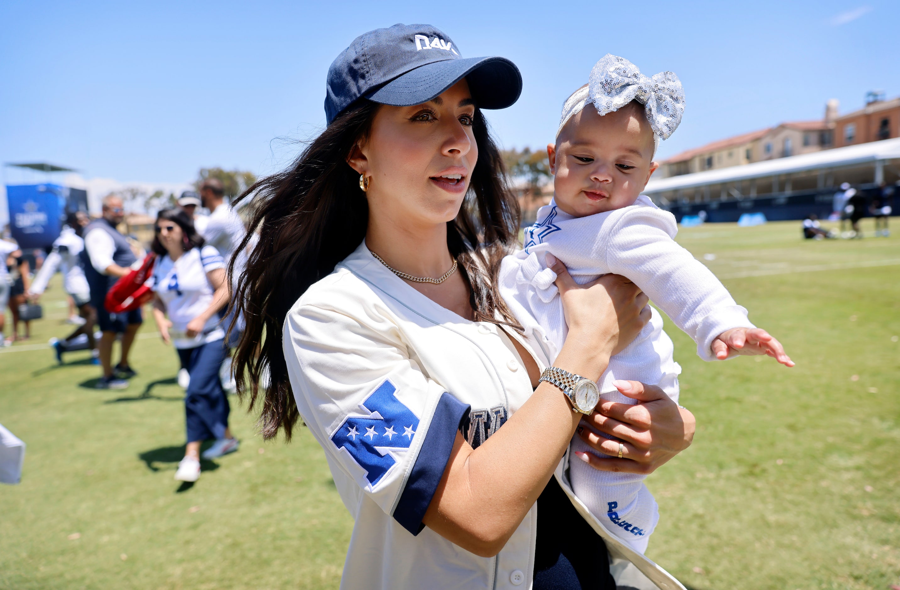 Mojo Moments, a visit from Baby MJ and more: See photos from Dallas Cowboys'  Friday training camp practice