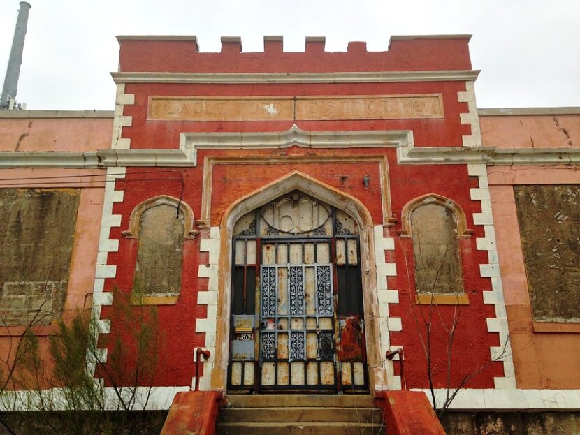 The old Eagle Ford School on Chalk Hill Road. (Robert Wilonsky/Staff writer)