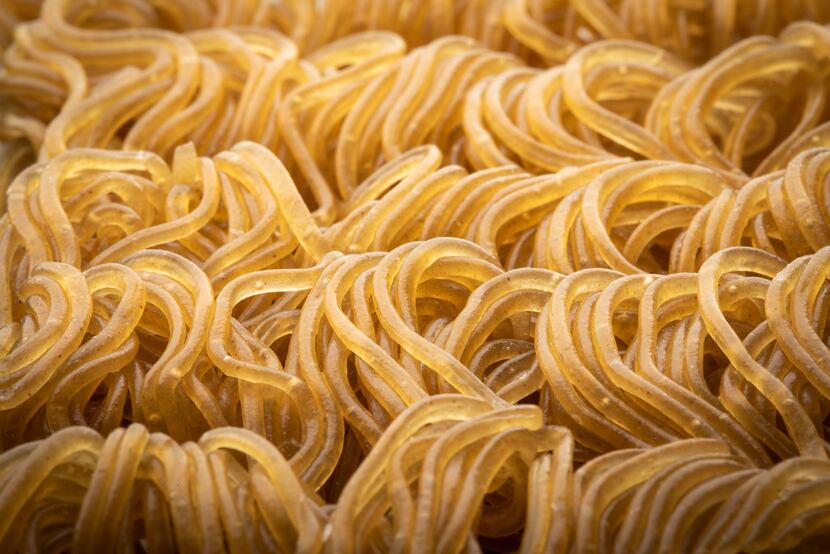 Dried ramen rice noodles 