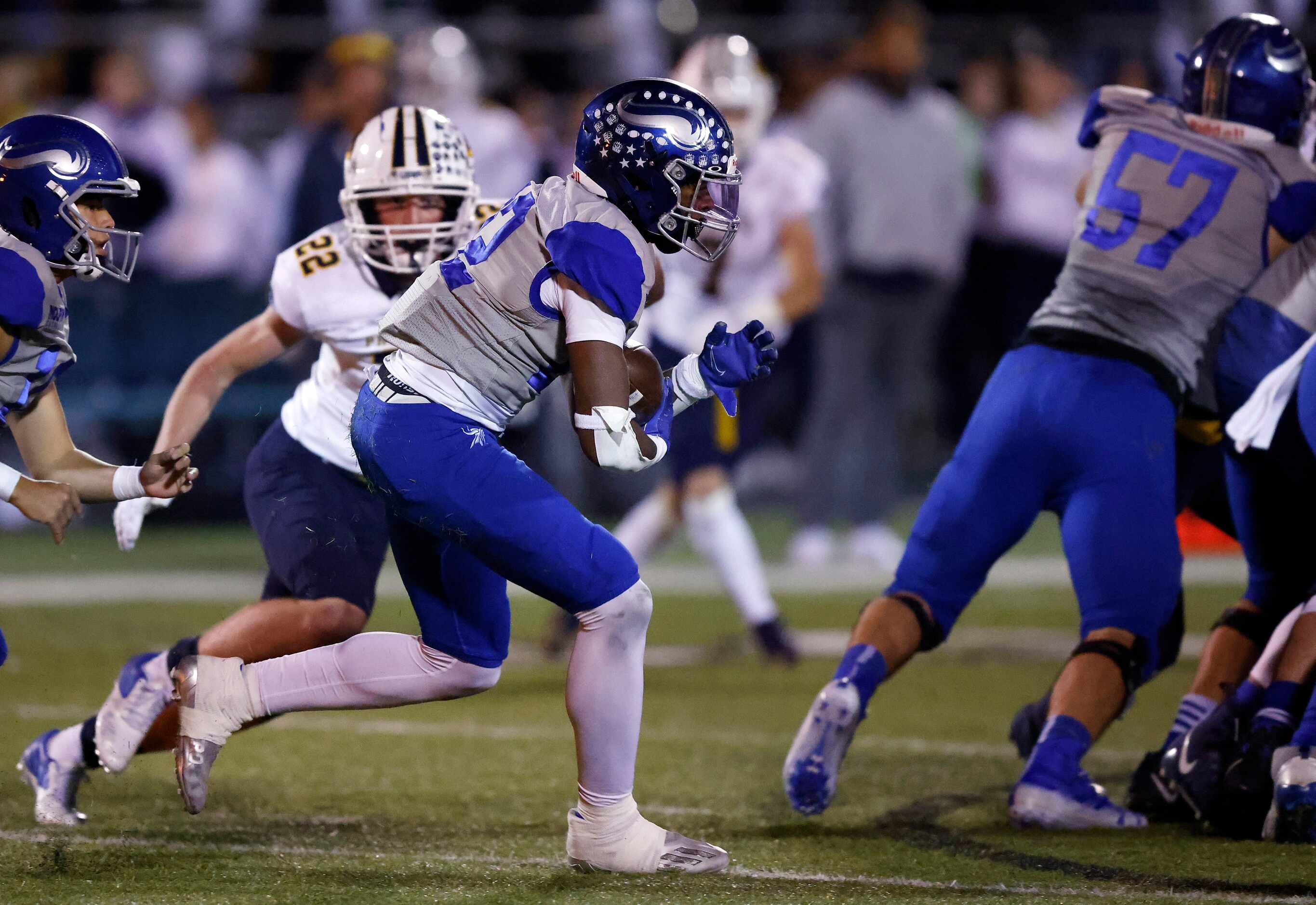 Fort Worth Nolan running back Kewan Lacy (22) carries the ball in the fourth quarter against...