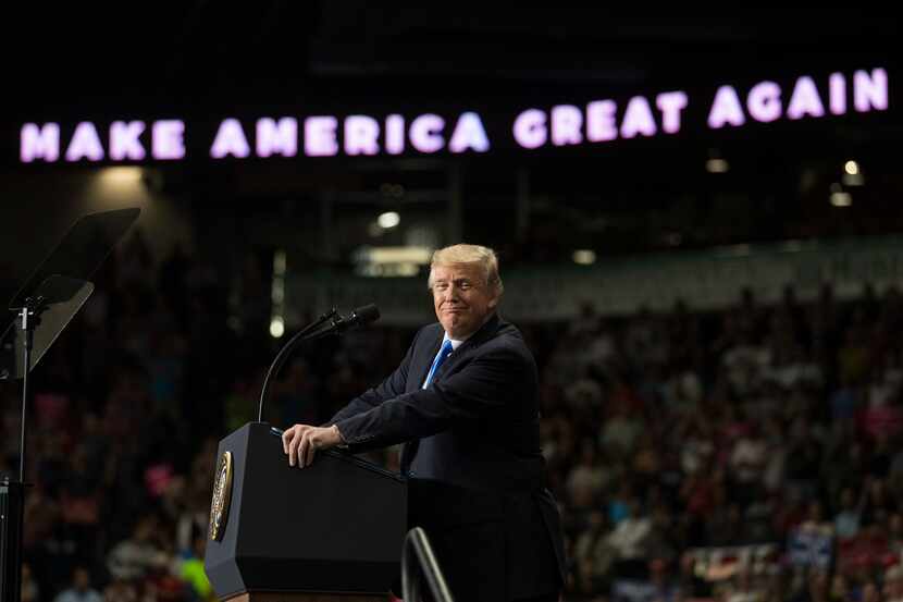 ARCHIVO - En esta fotografía del martes 25 de julio de 2017, el presidente Donald Trump hace...