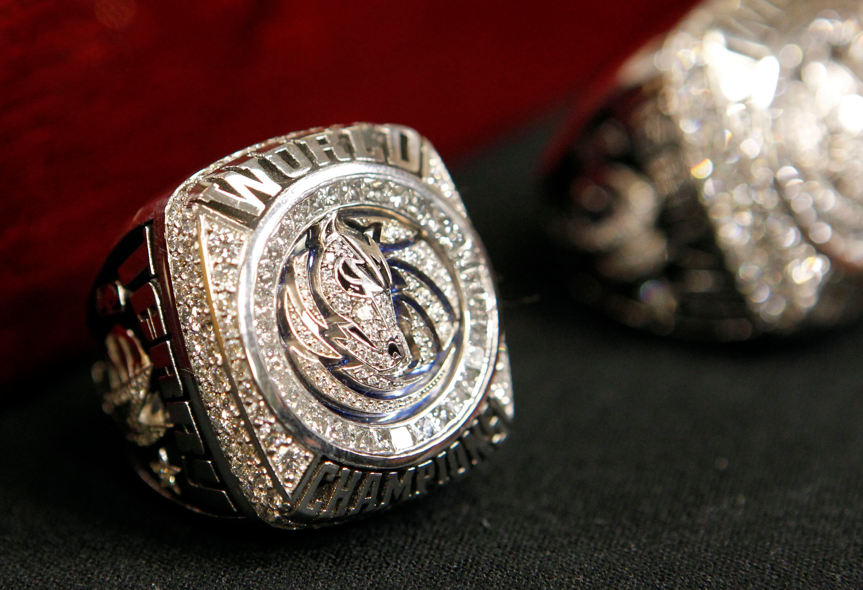 How many franchise members and employees usually get a championship ring? -  AS USA