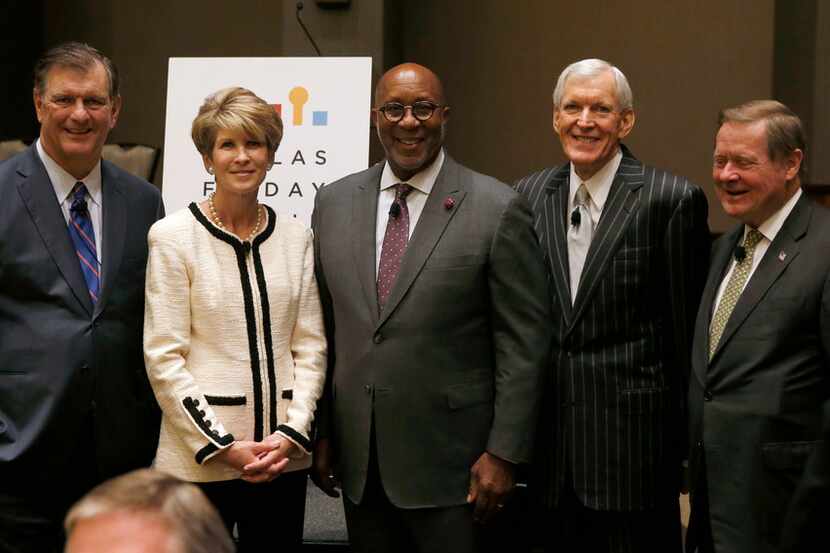 Dallas mayor Mike Rawlings poses with former Dallas mayors Laura Miller, Ron Kirk, Tom...